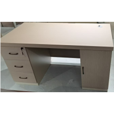 办公桌（1400*700*800）